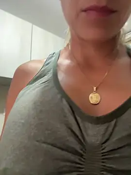 valentina herrrera online show from 12-17-25, 12:33