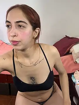 Snapshot of MariamGray1 chatting on 05-25-26, 03:07 MariamGray1 online show from 05-25-26, 03:07