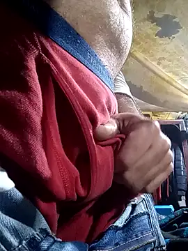 Snapshot of Cogelonregio chatting on 10-30-25, 07:43 Cogelonregio online show from 10-30-25, 07:43