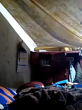 Snapshot of Cogelonregio chatting on 02-16-26, 05:58 Cogelonregio online show from 02-16-26, 05:58