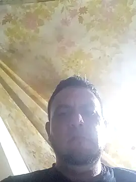 Snapshot of Cogelonregio chatting on 05-12-26, 03:14 Cogelonregio online show from 05-12-26, 03:14