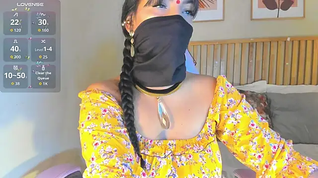 Iniya Parul online show from 11-14-25, 01:32