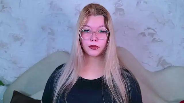 Snapshot of MonaKeli chatting on 10-29-25, 04:09 MonaKeli online show from 10-29-25, 04:09