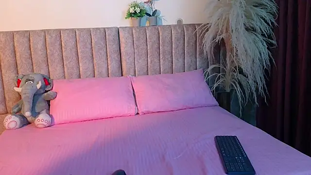 LittleStar SM online show from 11-30-25, 03:54