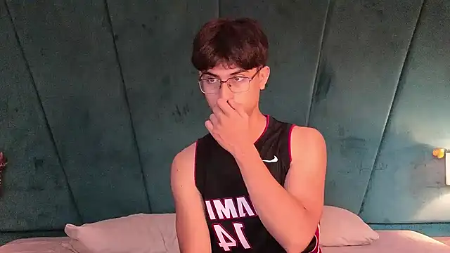 Aaron Eze online show from 02-19-26, 08:16