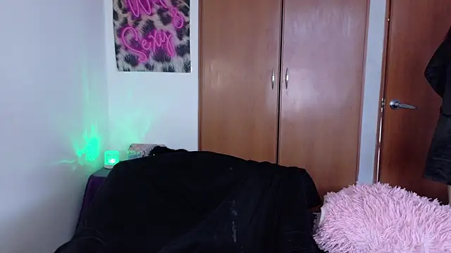 Snapshot of KittyJane chatting on 07-16-26, 05:30 KittyJane online show from 07-16-26, 05:30