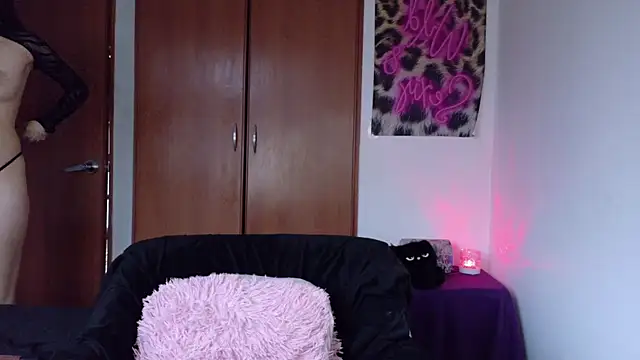 Snapshot of KittyJane chatting on 07-22-26, 04:43 KittyJane online show from 07-22-26, 04:43