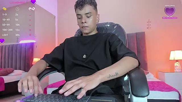 Xavier Fox    online show from 02-21-26, 08:32