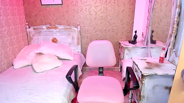 Sara clk online show from 12-17-25, 08:04