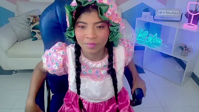 Miagreys1 online show from 10-31-25, 11:55