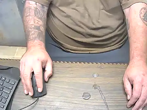 awynn1980 online show from 10-31-25, 04:19