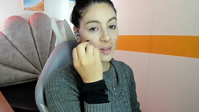 moon winy online show from 10-26-25, 11:38