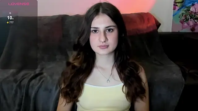 Snapshot of Kissxxkruel chatting on 11-08-25, 12:11 Kissxxkruel online show from 11-08-25, 12:11