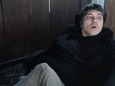 CuteAlexBoy online show from 06-18-26, 07:29