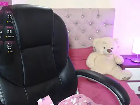 Snapshot of gabyy_cute_ chatting on 10-24-25, 03:58 gabyy cute online show from 10-24-25, 03:58