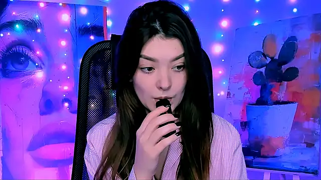 AnaSteisher online show from 12-19-25, 01:40