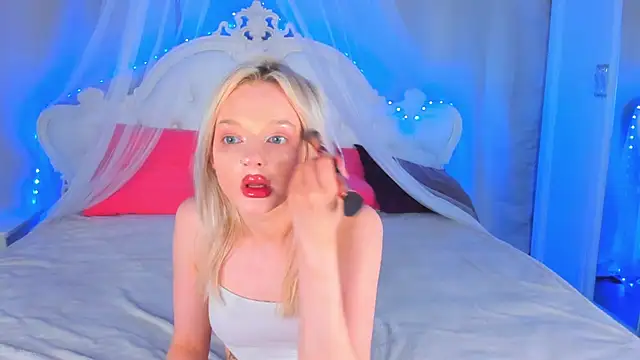 AlessaKiss online show from 06-15-26, 01:52