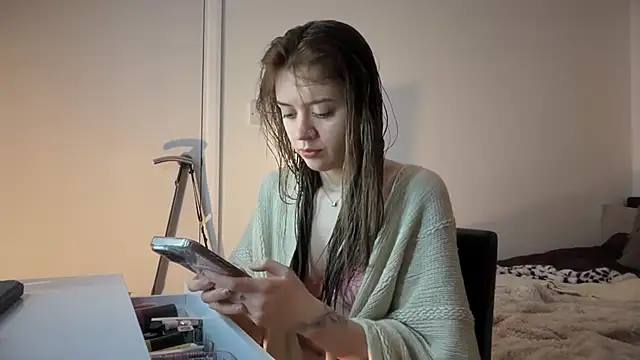 YasmineLace online show from 12-16-25, 11:32