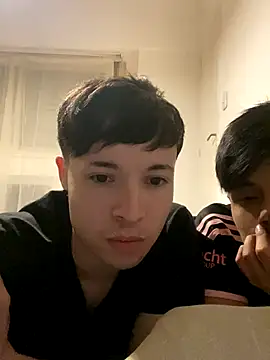 Snapshot of Gayunidos chatting on 10-18-25, 06:26 Gayunidos online show from 10-18-25, 06:26