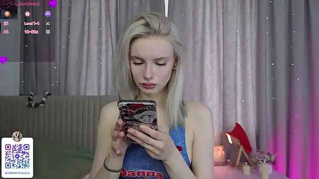 Snapshot of Sunshine_agata chatting on 06-01-26, 04:58 Sunshine agata online show from 06-01-26, 04:58