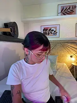 Emma duff online show from 03-28-26, 07:35