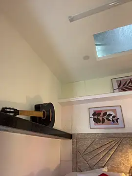 Emma duff online show from 04-18-26, 07:58