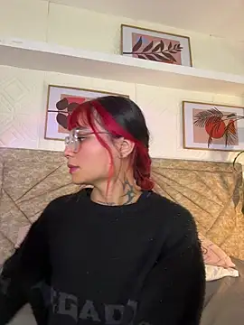 Emma duff online show from 06-14-26, 11:45