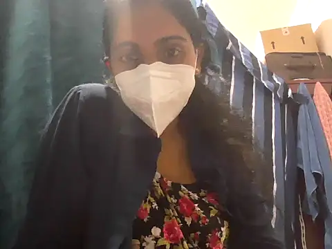 Snapshot of shainiasha1 chatting on 05-26-26, 06:15 shainiasha1 online show from 05-26-26, 06:15