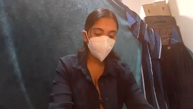 Snapshot of shainiasha1 chatting on 06-06-26, 04:44 shainiasha1 online show from 06-06-26, 04:44