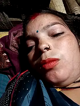 Snapshot of M-MAYA chatting on 11-13-25, 04:39 M-MAYA online show from 11-13-25, 04:39