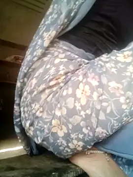 Snapshot of M-MAYA chatting on 11-28-25, 04:59 M-MAYA online show from 11-28-25, 04:59