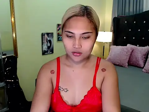Snapshot of Sammyloove chatting on 05-28-26, 01:08 Sammyloove online show from 05-28-26, 01:08