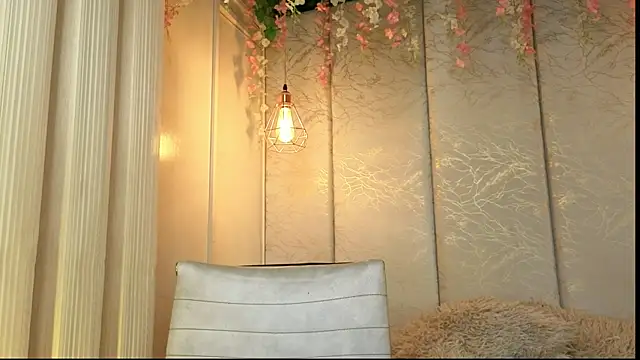 Snapshot of Rynka_ chatting on 05-27-26, 04:09 Rynka online show from 05-27-26, 04:09