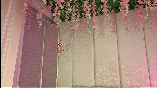 Snapshot of Rynka_ chatting on 06-12-26, 04:00 Rynka online show from 06-12-26, 04:00