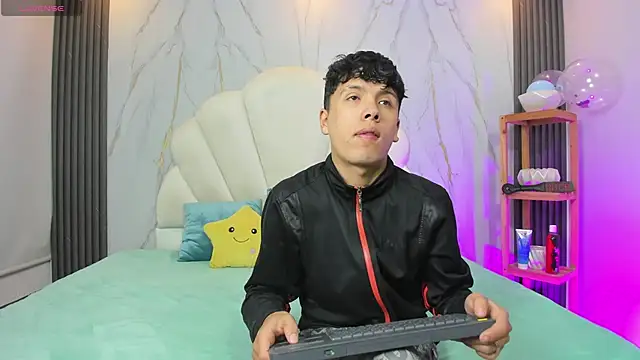 hoot booys  online show from 03-07-26, 07:33