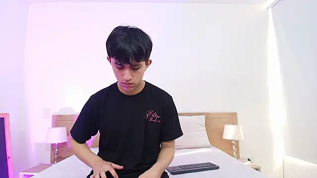 hoot booys  online show from 03-23-26, 08:35