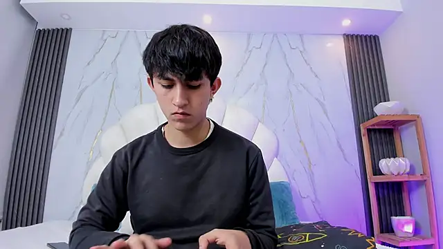 hoot booys  online show from 04-18-26, 08:42