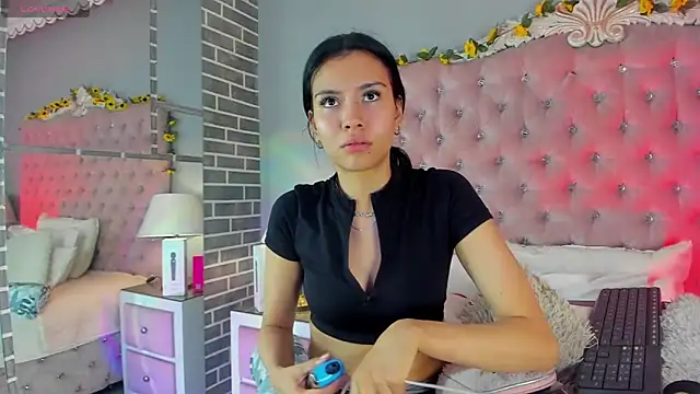 Snapshot of TanyaBello chatting on 04-23-26, 10:45 TanyaBello online show from 04-23-26, 10:45