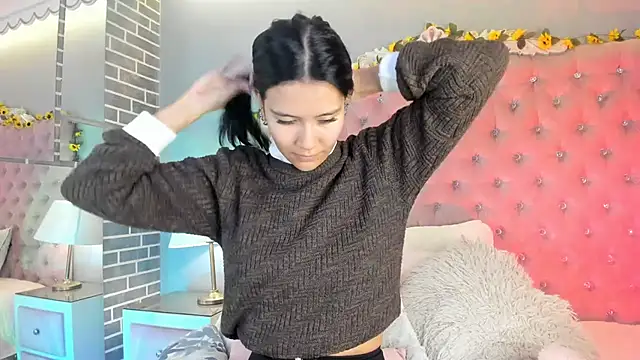 Snapshot of TanyaBello chatting on 05-13-26, 04:21 TanyaBello online show from 05-13-26, 04:21