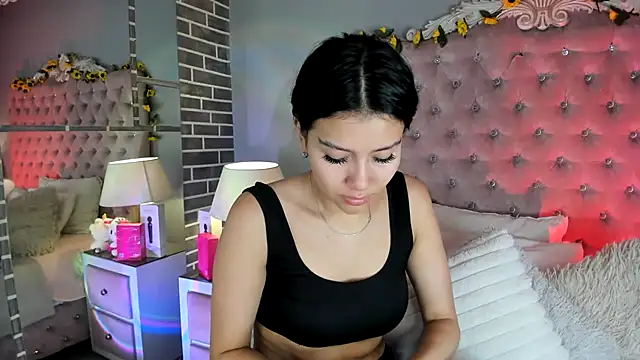 Snapshot of TanyaBello chatting on 07-15-26, 04:07 TanyaBello online show from 07-15-26, 04:07