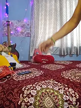 Snapshot of Desi_Maya69 chatting on 05-19-26, 06:53 Desi Maya69 online show from 05-19-26, 06:53