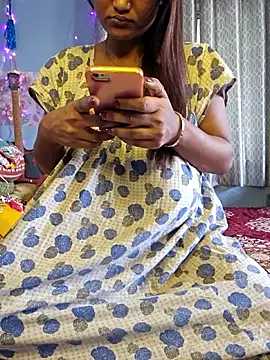 Snapshot of Desi_Maya69 chatting on 06-06-26, 02:49 Desi Maya69 online show from 06-06-26, 02:49