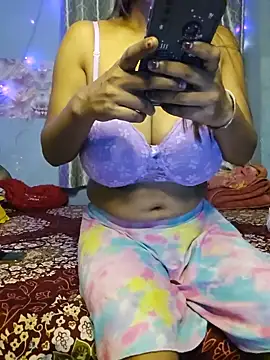 Snapshot of Desi_Maya69 chatting on 06-14-26, 06:32 Desi Maya69 online show from 06-14-26, 06:32