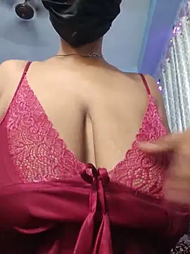 Snapshot of Desi_Maya69 chatting on 06-28-26, 04:40 Desi Maya69 online show from 06-28-26, 04:40