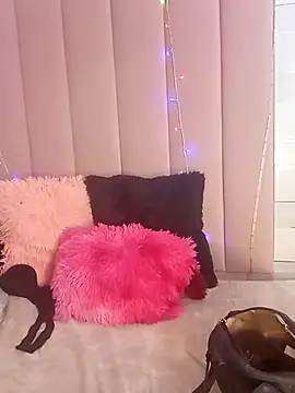 petite coral online show from 02-06-26, 03:33