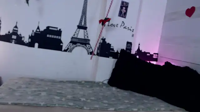 Snapshot of petite_coral chatting on 04-25-26, 02:58 petite coral online show from 04-25-26, 02:58