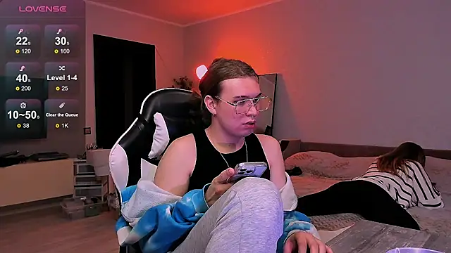 lina nik online show from 10-18-25, 08:09