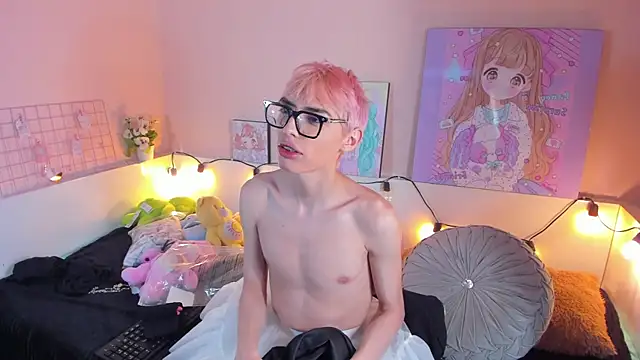 Strawberry Kitty  online show from 11-08-25, 03:50