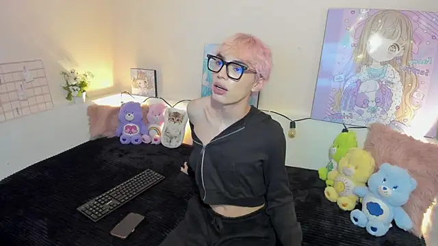 Strawberry Kitty  online show from 11-20-25, 11:04