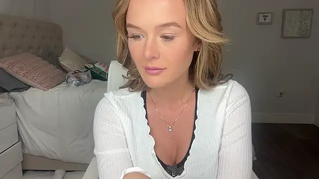 Amberjayxox0 online show from 11-05-25, 02:11